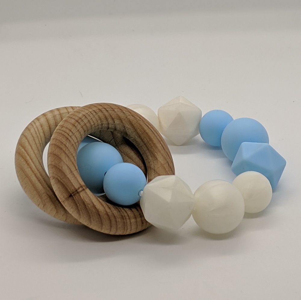 Blue white teething bracelet wooden rings baby boy - Picture 5 of 6